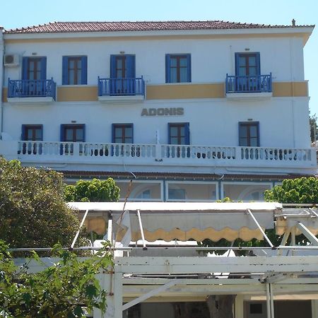 Adonis Rooms Skopelos Town Exterior photo