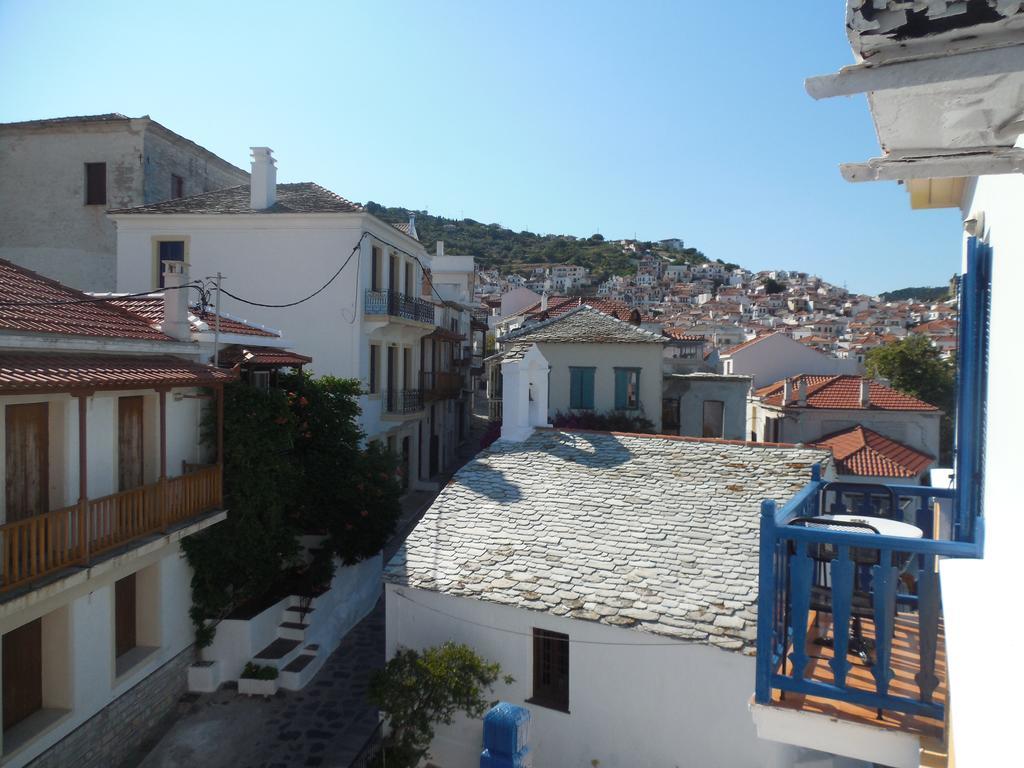 Adonis Rooms Skopelos Town Exterior photo